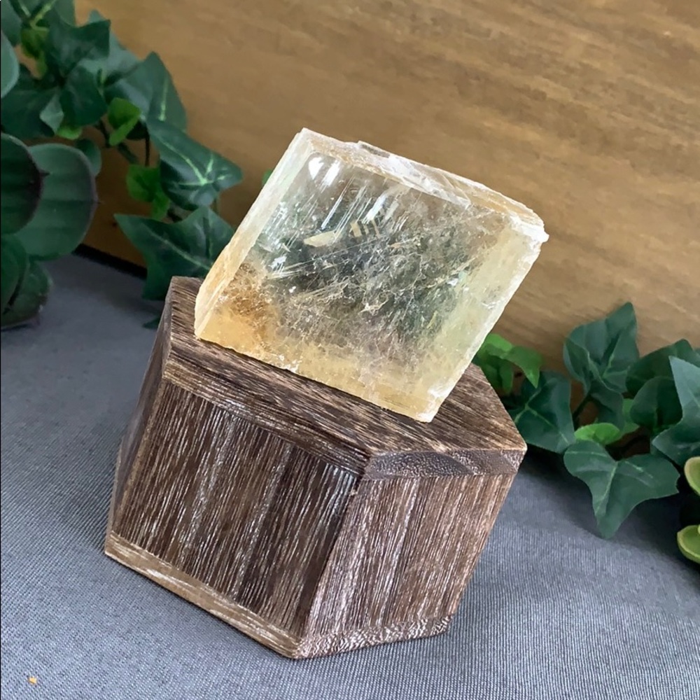 Optical Calcite Cube